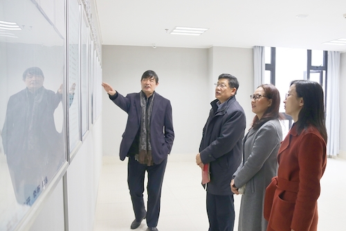 杨磊副校参观电子竞技博彩
教学成果展示墙