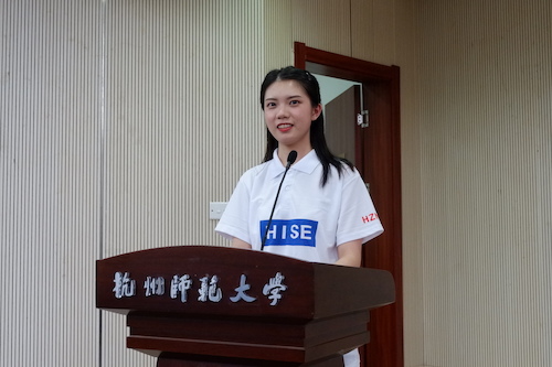 毕业生代表王楚轩发言3