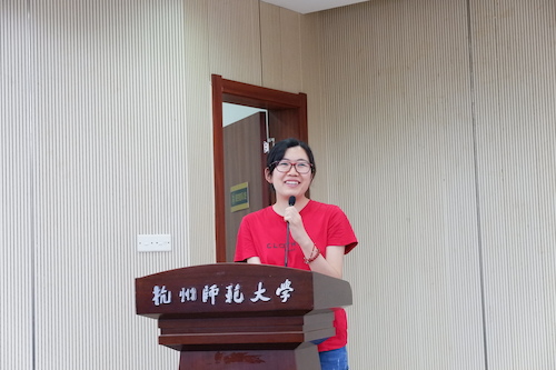 班主任代表丁丹丹老师发言